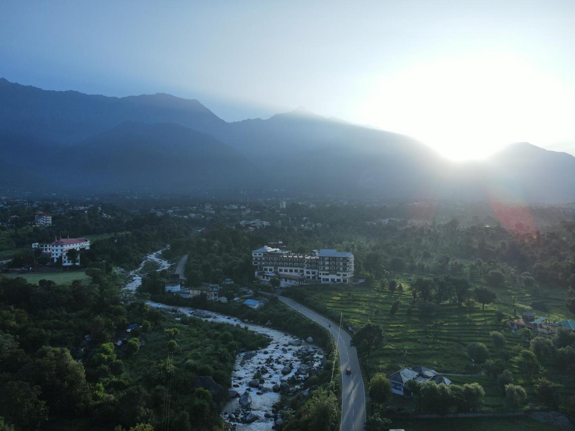 D'Polo Club & Spa Resort Dharamshala Exterior foto